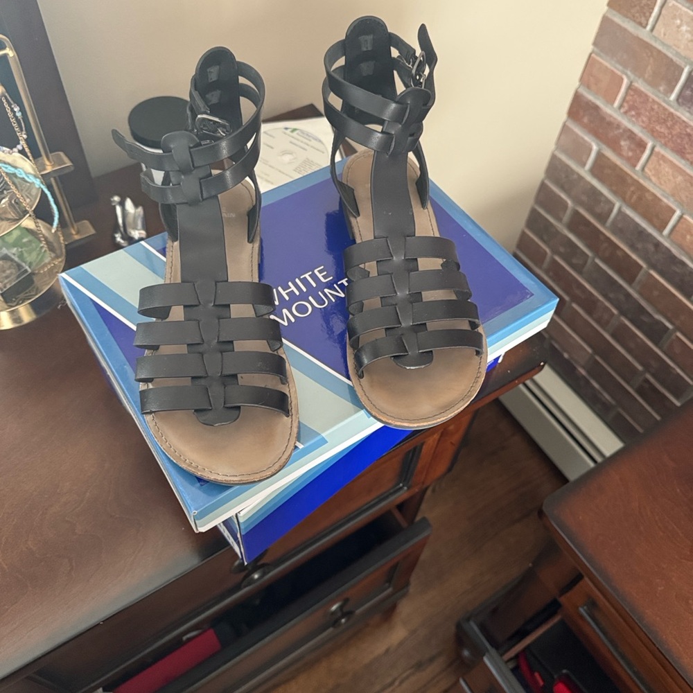 White Mountain gladiator sandals size 9